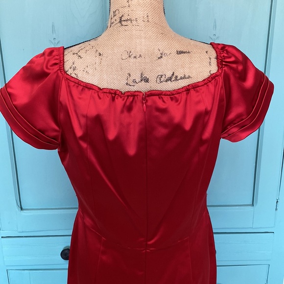 Chetta B Dress. Red Sateen Feel. Size 12. Beautiful Fabric - Picture 8 of 14